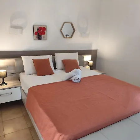 T4 Caminu, Pool & Garden, 6 Guests Apartment *